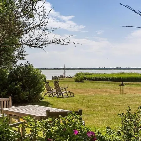 Hof Zeesenblick 04 Апартаменты *